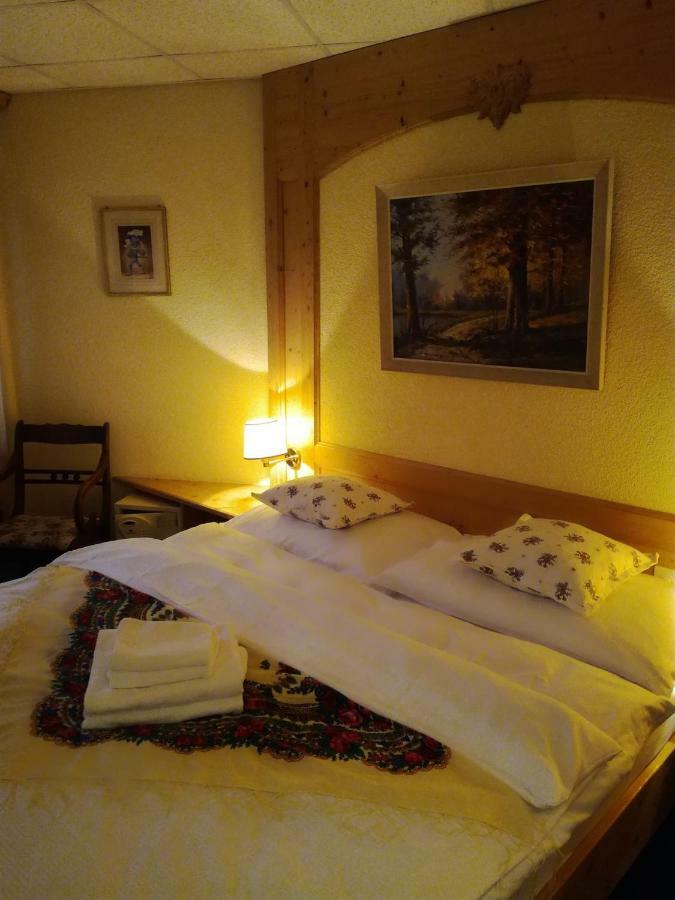 Touristen-Chalet Leukerbad Buitenkant foto